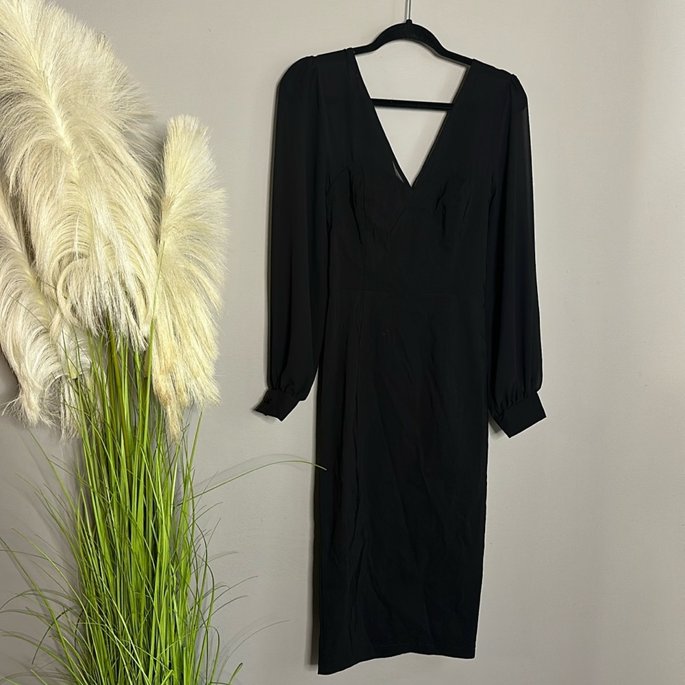 Black BodyCon dress with Sweatheart Neckline & cheer sleeves